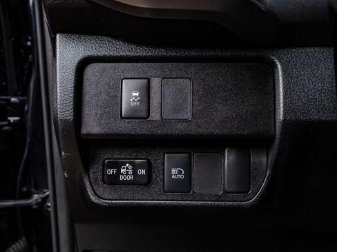 Used 2020 Toyota Tacoma SR5 image 20