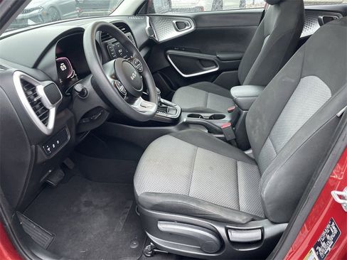 Certified 2023 Kia Soul LX image 8