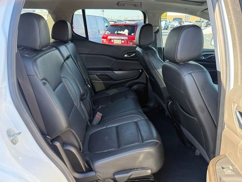 Used 2022 GMC Acadia SLT image 13
