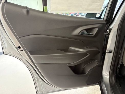 New 2026 Chevrolet Trax ACTIV w/ Sunroof Package FWD image 34