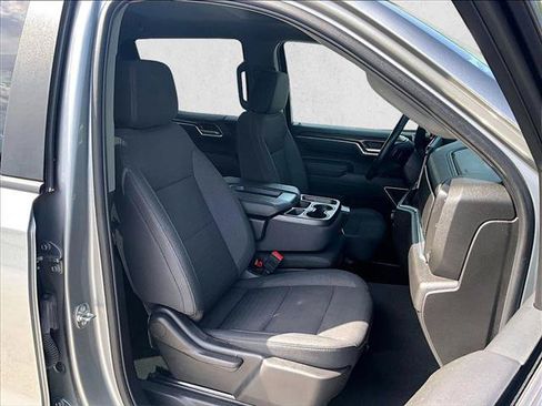 Used 2025 Chevrolet Silverado 1500 LT RWD image 9