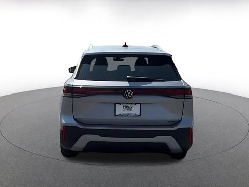 Used 2026 Volkswagen Tiguan SE AWD/4WD image 12