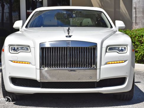 Used 2015 Rolls-Royce Ghost image 34