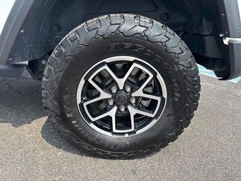 Used 2025 Jeep Wrangler Unlimited Rubicon AWD/4WD image 52