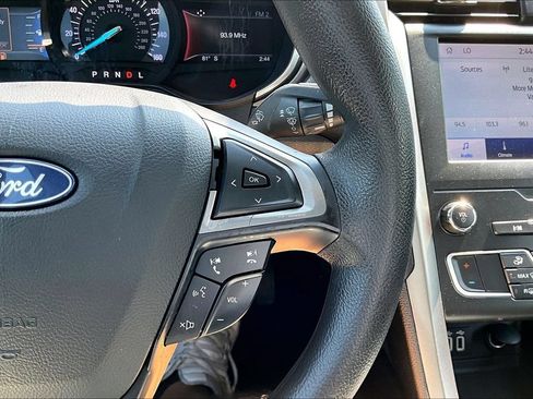 Used 2020 Ford Fusion SE FWD image 18