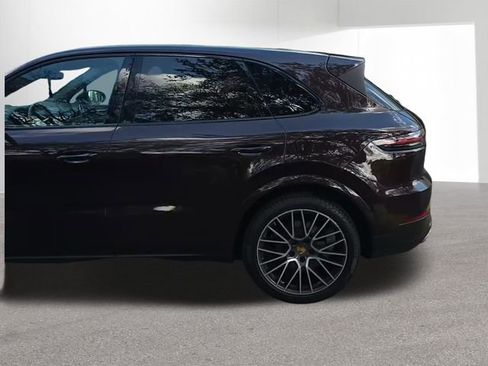 Used 2019 Porsche Cayenne AWD/4WD image 2