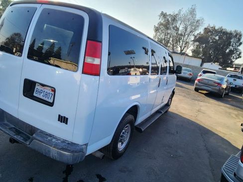 Used 2014 Chevrolet Express 2500 LT w/ LT Preferred Equipment Group image 2