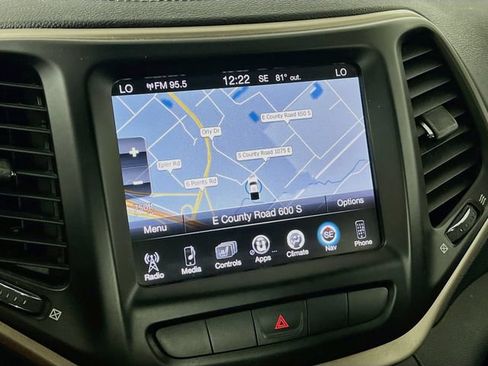 Used 2014 Jeep Cherokee Latitude w/ Comfort/Convenience Group AWD/4WD image 18