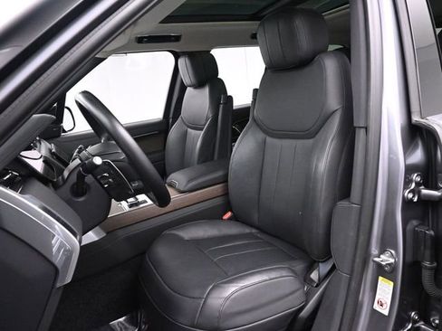 Used 2024 Land Rover Range Rover SE image 12