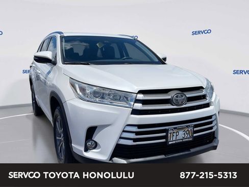 Used 2017 Toyota Highlander XLE FWD image 1