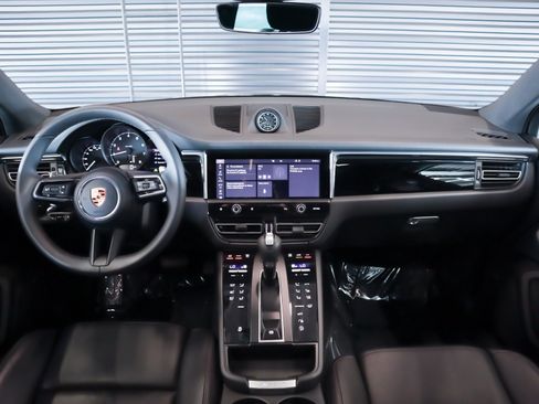 Used 2026 Porsche Macan AWD/4WD image 14