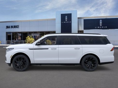 New 2026 Lincoln Navigator L Reserve w/ Jet Appearance Package AWD/4WD image 3