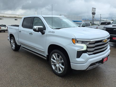 New 2026 Chevrolet Silverado 1500 High Country w/ Technology Package AWD/4WD image 2