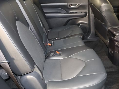 Used 2024 Toyota Grand Highlander XLE image 45