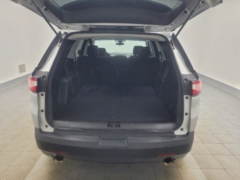 Used 2020 Chevrolet Traverse LS w/ LPO, Floor Liner Package FWD image 29