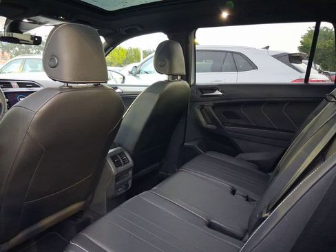 Certified 2023 Volkswagen Tiguan SE R-Line FWD image 7