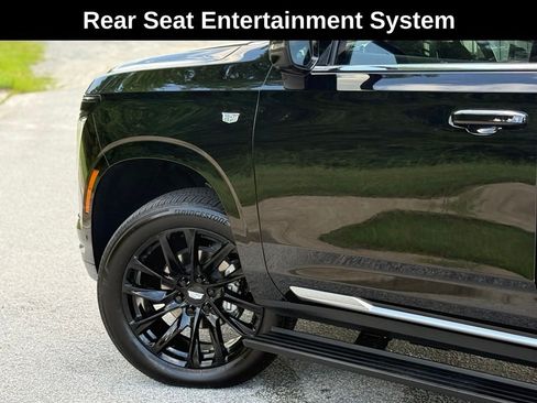 Used 2026 Cadillac Escalade Luxury w/ LPO, Floor Liner Package AWD/4WD image 7