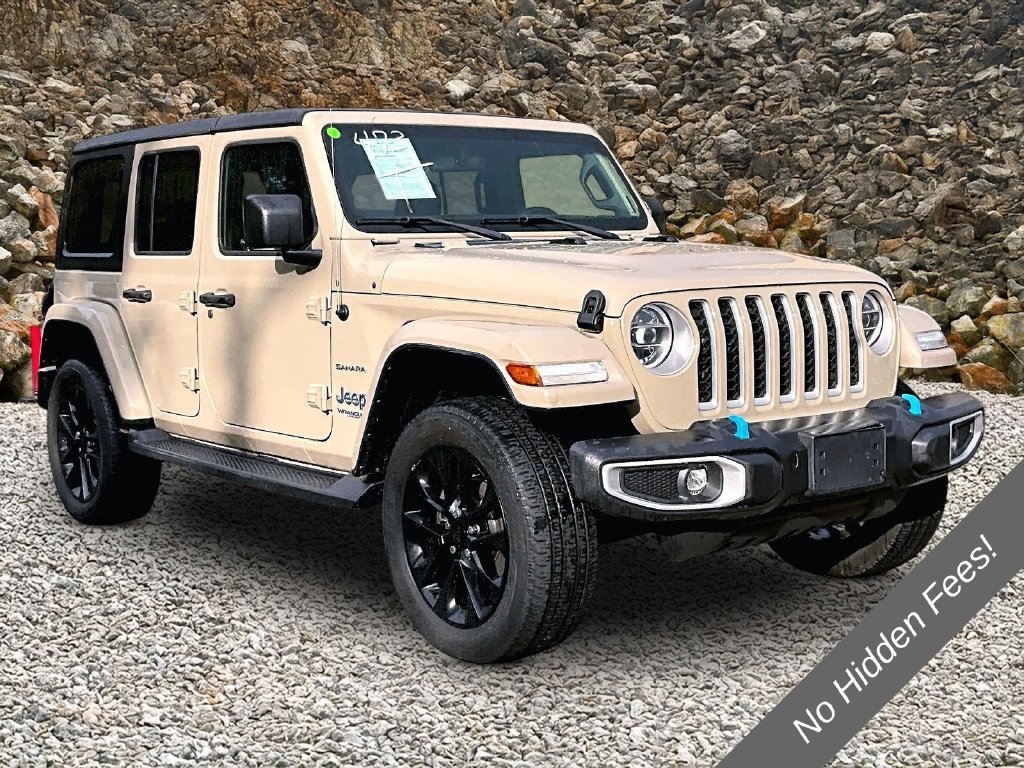 Used 2022 Jeep Wrangler Unlimited Sahara w/ Cold Weather Group AWD/4WD image 10