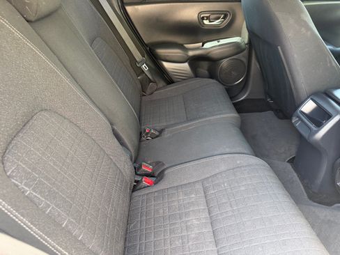 Used 2023 Honda HR-V LX image 13