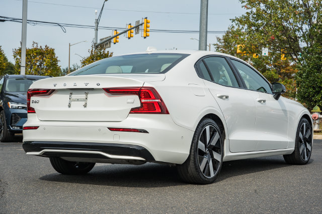 Used 2024 Volvo S60 T8 Plus w/ Climate Package AWD/4WD image 5