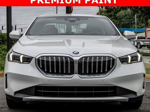 Used 2025 BMW 530i w/ Premium Package image 2