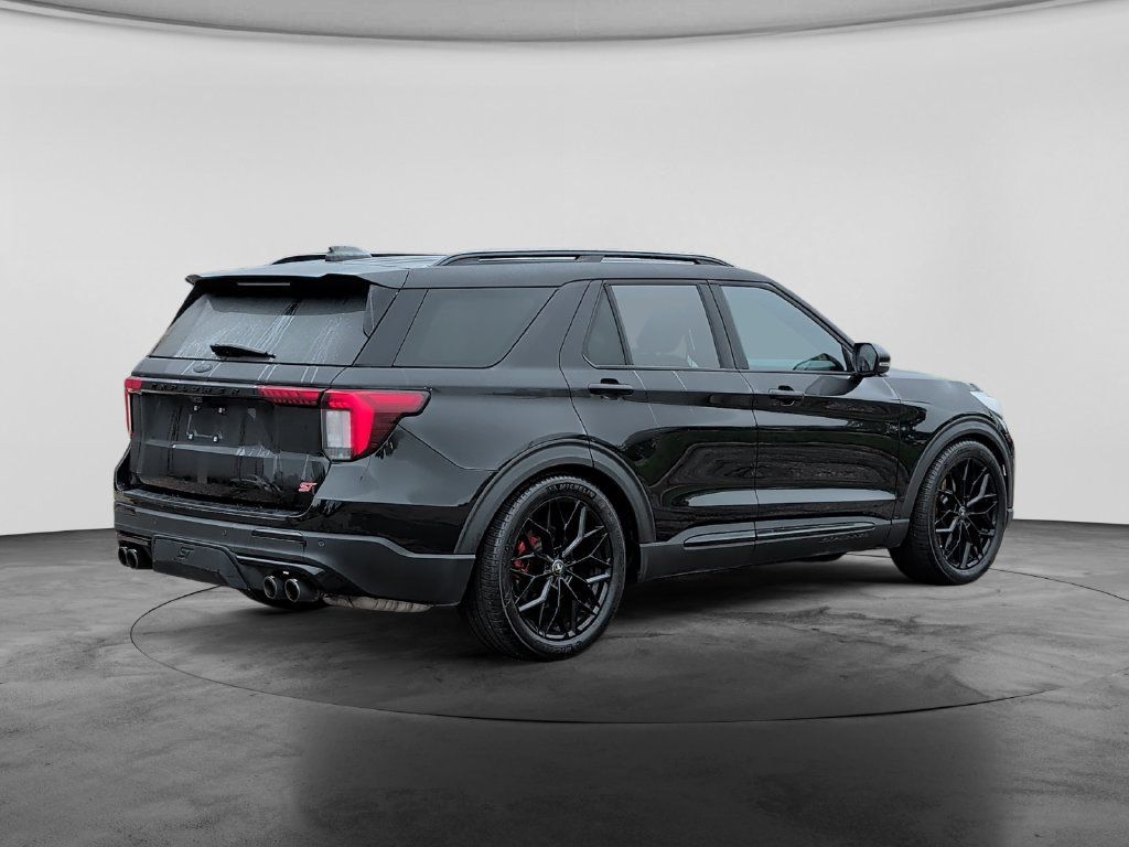 Used 2025 Ford Explorer ST AWD/4WD image 7