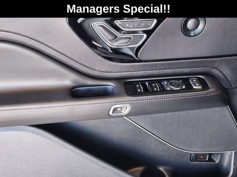 Used 2023 Lincoln Aviator Reserve w/ Equipment Group 201A RWD image 26