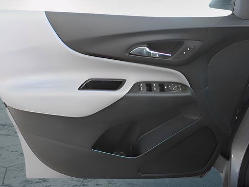 Used 2024 Chevrolet Equinox LS image 12