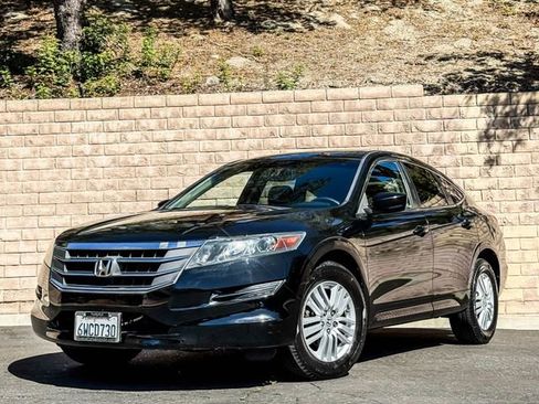 Used 2012 Honda Crosstour EX image 2