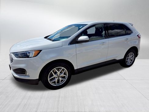 Certified 2024 Ford Edge SEL w/ Convenience Package AWD/4WD image 3