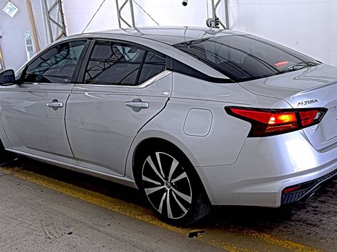 Used 2019 Nissan Altima 2.5 SR FWD image 4