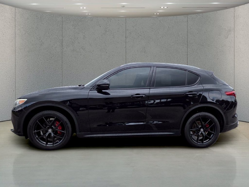 Used 2019 Alfa Romeo Stelvio Ti Lusso w/ Quick Order Package 22X Lusso AWD/4WD image 10