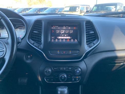 Used 2020 Jeep Cherokee Latitude Lux w/ Trailer Tow Group image 26