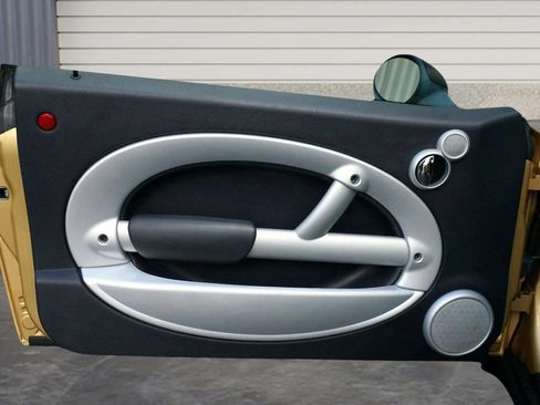 Used 2004 MINI Cooper Hardtop FWD image 12