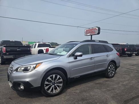 Used 2017 Subaru Outback 2.5i Limited image 2