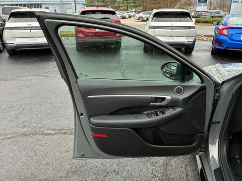 Used 2021 Hyundai Sonata SEL w/ Winter Weather Package image 39