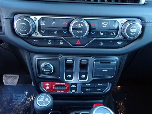 New 2026 Jeep Wrangler Rubicon image 18