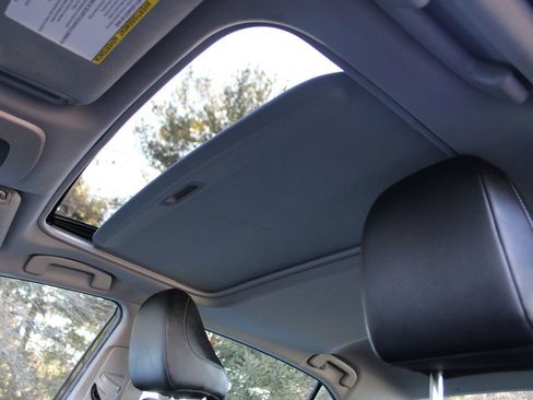 Used 2020 Toyota Camry SE image 29