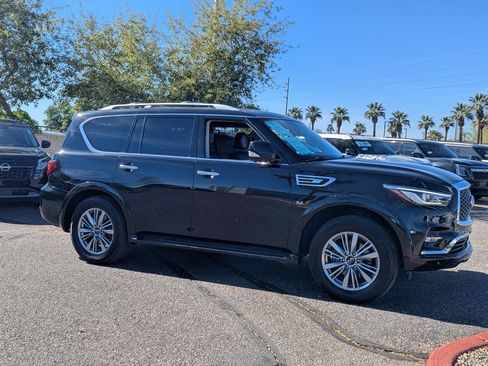 Used 2018 INFINITI QX80 Limited w/ All Season Package image 6