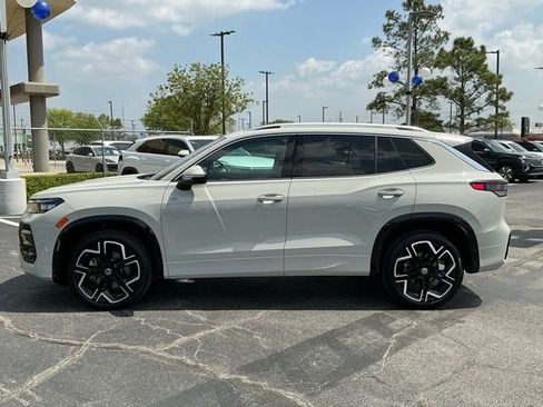 Certified 2025 Volkswagen Tiguan SEL R-Line AWD/4WD image 6