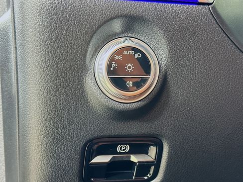 Certified 2025 Mercedes-Benz C 300 4MATIC Sedan image 10