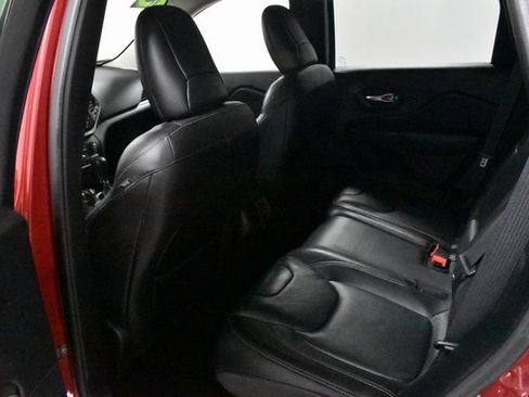 Used 2015 Jeep Cherokee Limited image 16