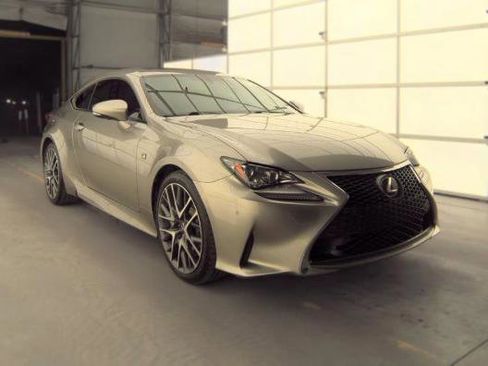 Used 2016 Lexus RC 200t RWD image 3