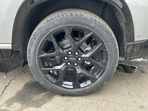 New 2026 Chevrolet Traverse RS w/ LPO, Floor Liner Package AWD/4WD image 7