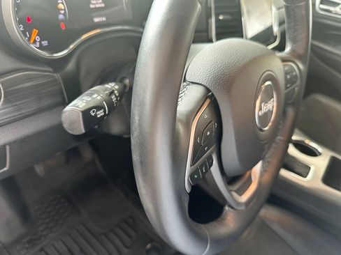 Used 2019 Jeep Grand Cherokee Laredo w/ Laredo X Package RWD image 19
