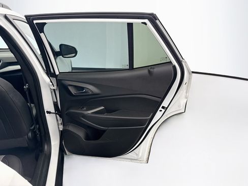 Used 2026 Chevrolet Trax LT FWD image 27