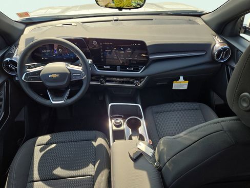 New 2026 Chevrolet Equinox LT w/ Safety and Technology Package FWD image 14