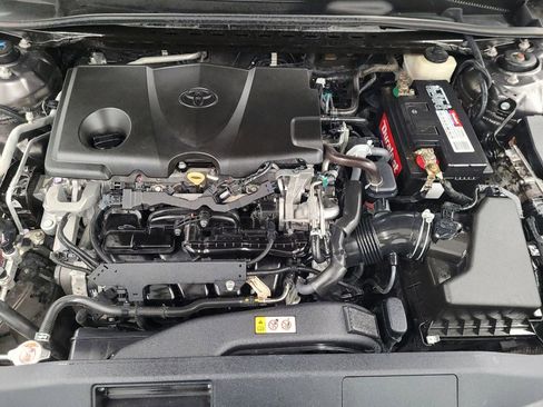 Used 2018 Toyota Camry SE FWD image 30