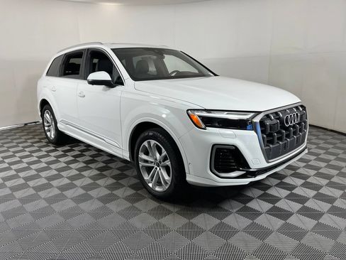 Used 2025 Audi Q7 3.0T Premium Plus AWD/4WD image 21