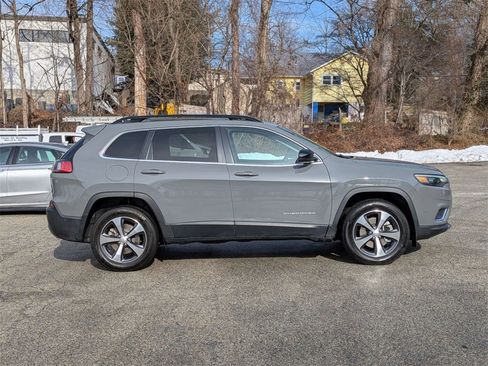 Certified 2022 Jeep Cherokee Limited image 2